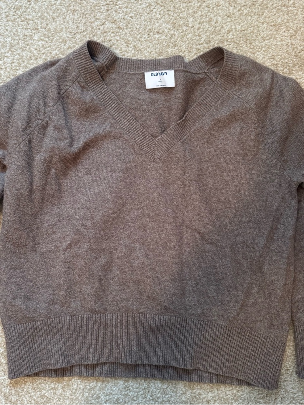 Old Navy V neck sweater